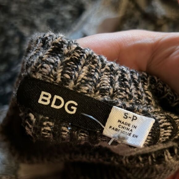 Bdg plaid elbow patch sweater small - Picture 6 of 6